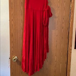 Strapless dress with side tie.